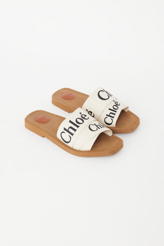 Chloé Beige 
Brown Woody Flat Slide