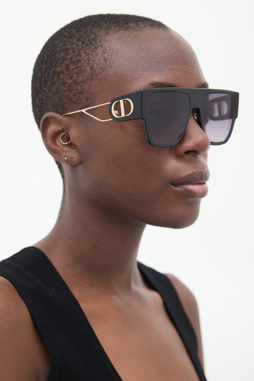 Dior Black 
Gold 30Montaigne Sunglasses