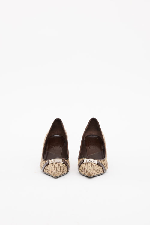 Dior Brown D
Orsay Logo Canvas Pump