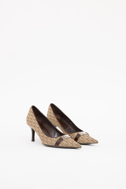 Dior Brown D
Orsay Logo Canvas Pump