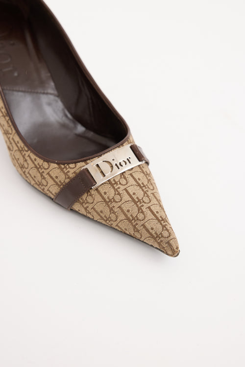 Dior Brown D
Orsay Logo Canvas Pump