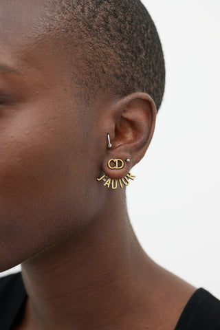 Dior Gold J
Adior Bee Earring