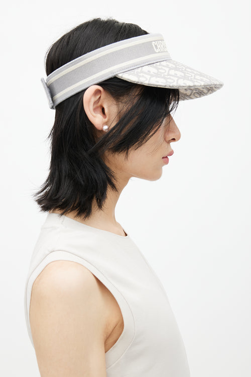 Dior Grey 
White D-Smash Oblique Visor