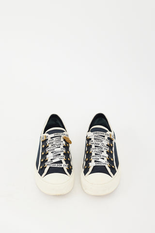 Dior Navy Walk
N
Dior Canvas Sneaker