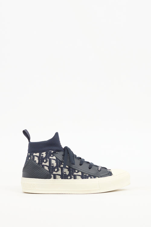 Dior Navy Leather 
Textile Walk
n
Dior Sneaker