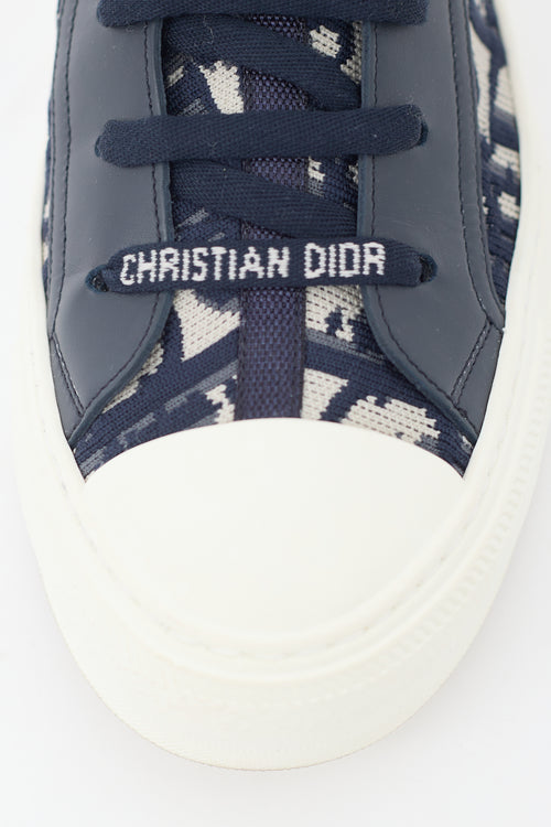 Dior Navy Leather 
Textile Walk
n
Dior Sneaker