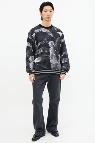 Dolce 
Gabbana Black 
Grey Foliage Graphic Crewneck