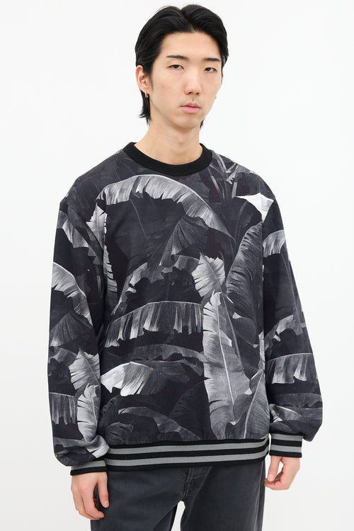 Dolce 
Gabbana Black 
Grey Foliage Graphic Crewneck