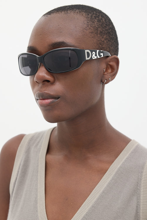 Dolce 
Gabbana D&G Black 
White 3009 Logo Oval Sunglasses