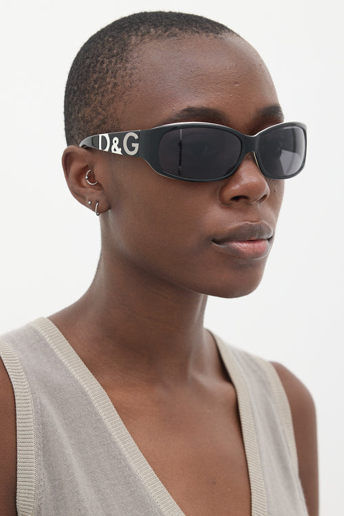 Dolce 
Gabbana D&G Black 
White 3009 Logo Oval Sunglasses