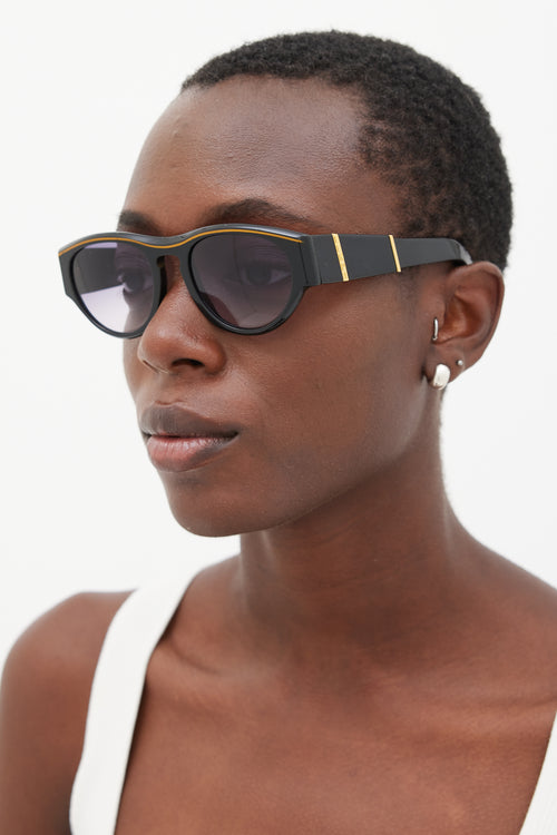 Fendi Black 
Gold FS107 Sunglasses