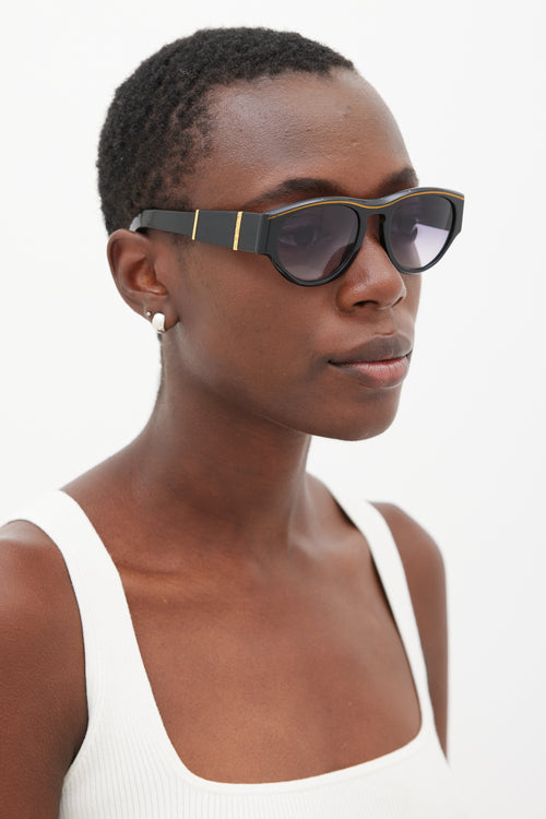 Fendi Black 
Gold FS107 Sunglasses