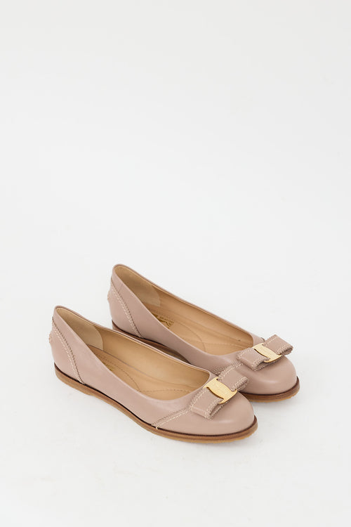 Ferragamo Beige Leather Vara Bow Stitched Flat