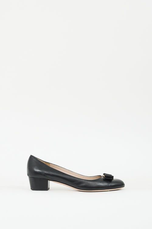 Ferragamo Black Leather Vara Bow Pump