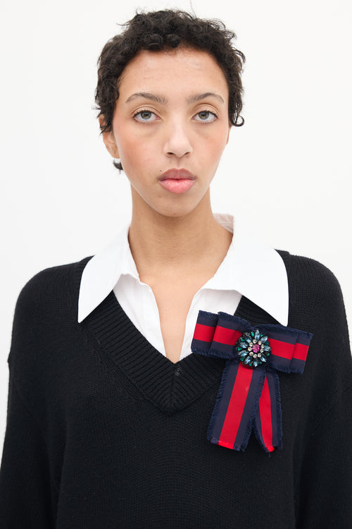 Gucci Navy 
Red Web Embellished Bow Brooch