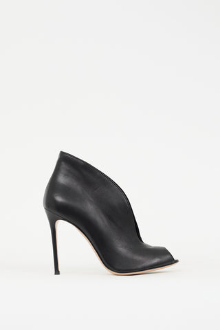 Gianvito Rossi Black Leather V-Neck Pump