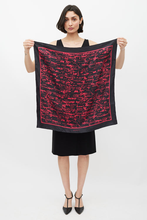 Gucci Black 
Fuchsia Printed Silk Scarf