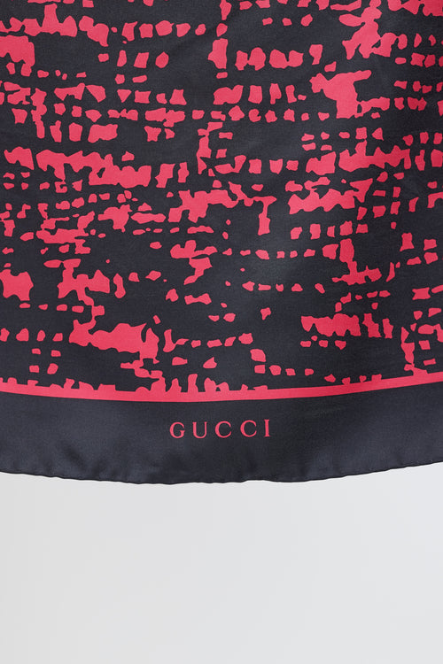 Gucci Black 
Fuchsia Printed Silk Scarf