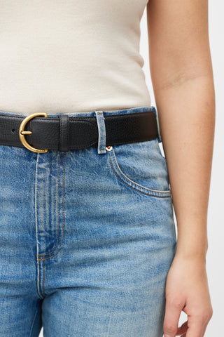 Gucci Black 
Gold Textured Leather Belt