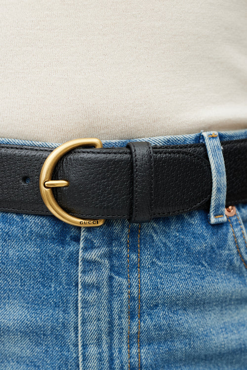 Gucci Black 
Gold Textured Leather Belt