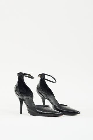 Gucci Black Patent Leather D
Orsay Pump