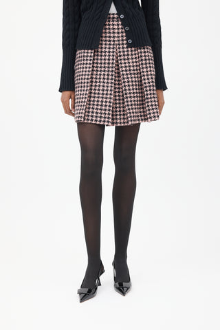 Gucci Black 
Pink Wool Swirl Houndstooth Skirt