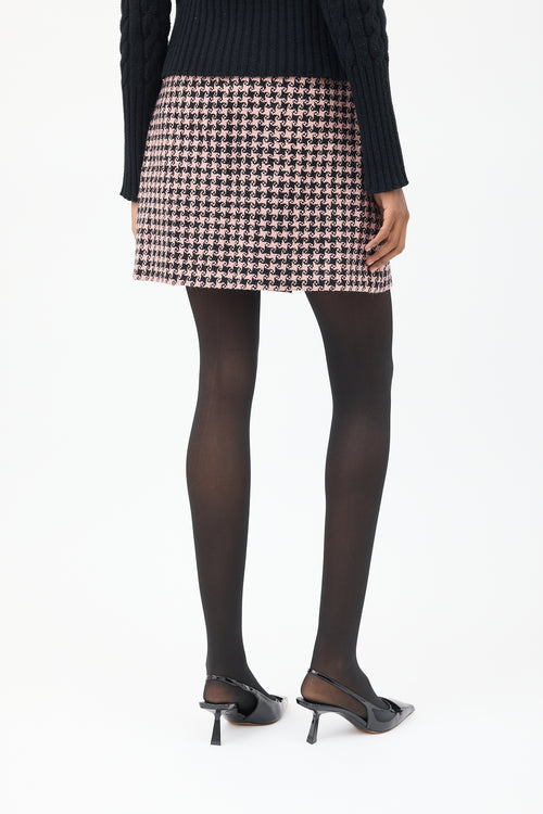 Gucci Black 
Pink Wool Swirl Houndstooth Skirt