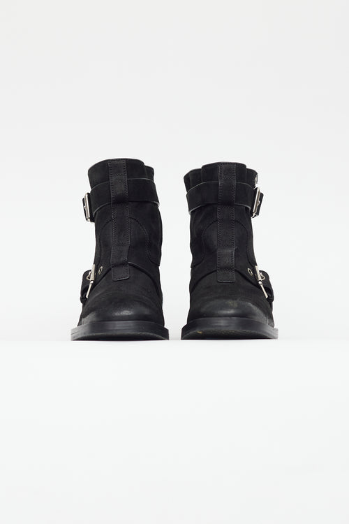 Gucci Black 
Silver Suede Buckled Boot