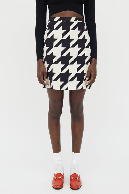 Gucci Black and White Houndstooth Wool 
Silk Skirt