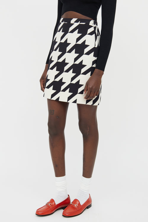 Gucci Black and White Houndstooth Wool 
Silk Skirt