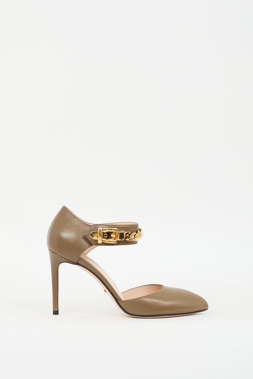 Gucci Taupe Leather D
Orsay Chain Pump