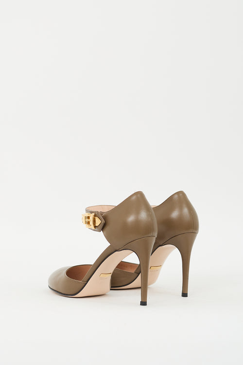 Gucci Taupe Leather D
Orsay Chain Pump