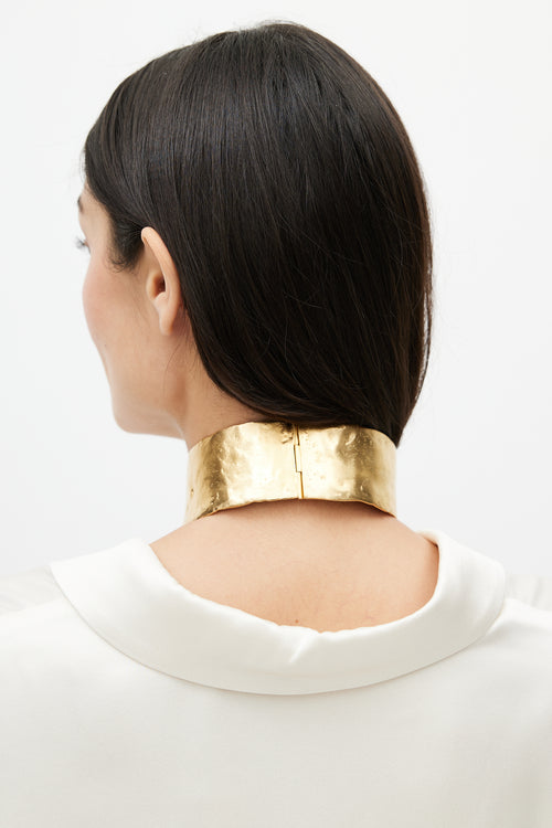 Gucci Gold Textured Twist Collar