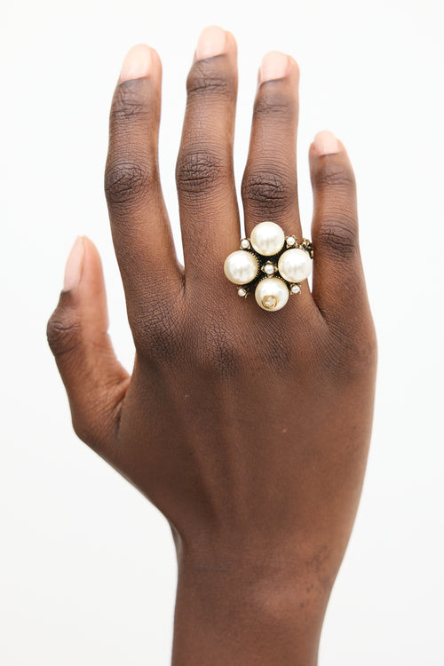 Gucci Gold 
White Textured Faux Pearl Logo Ring