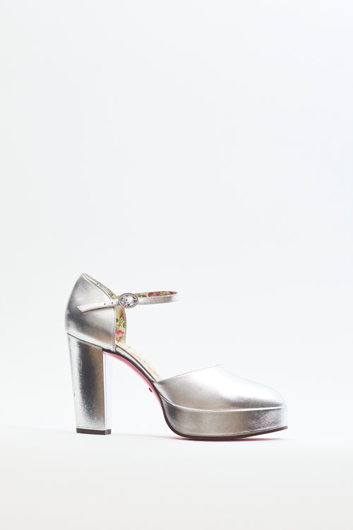 Gucci Silver Metallic Leather D
Orsay Platform Pump