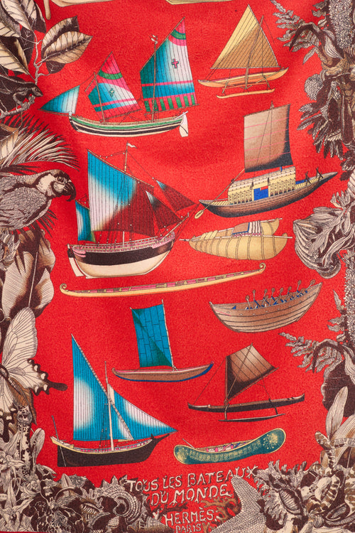 Hermès Red 
Multi Tours Les Bateaux Du Monde Scarf