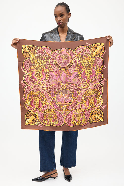 Hermès Brown 
Multi Silk La Charmante aux Animaux 90 Scarf