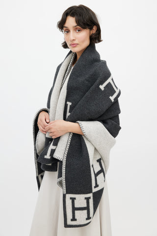 Hermès Grey Cashmere 
Merino Wool Avalon Throw Blanket