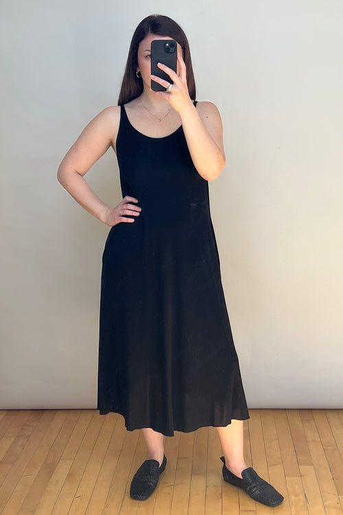 Black Sleeveless Midi Shift Dress