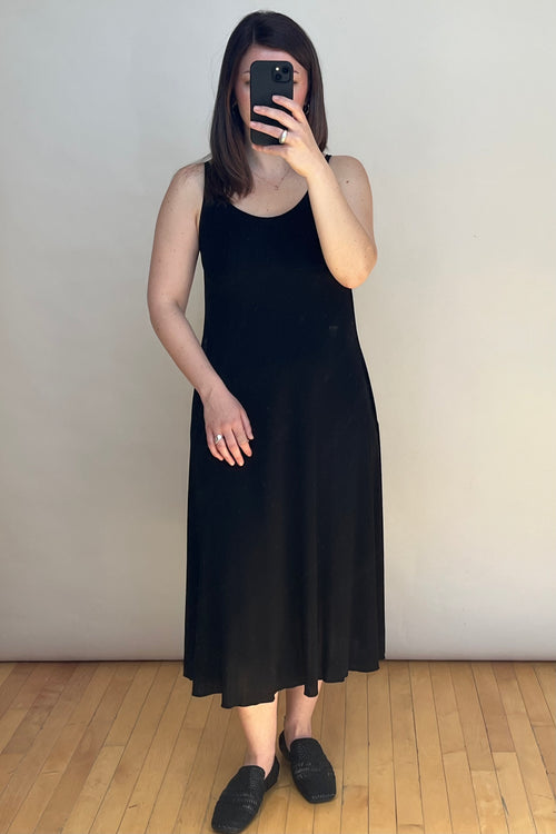 Black Sleeveless Midi Shift Dress