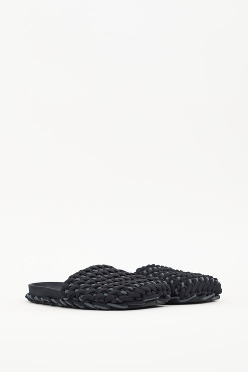 Isa Boulder Black 
Grey Chunk Clog