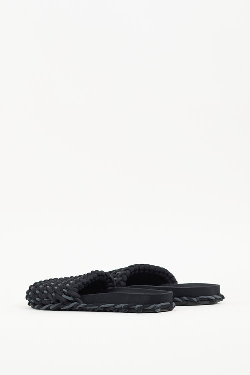 Isa Boulder Black 
Grey Chunk Clog