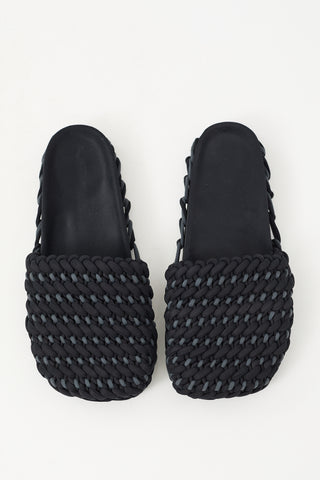 Isa Boulder Black 
Grey Chunk Clog