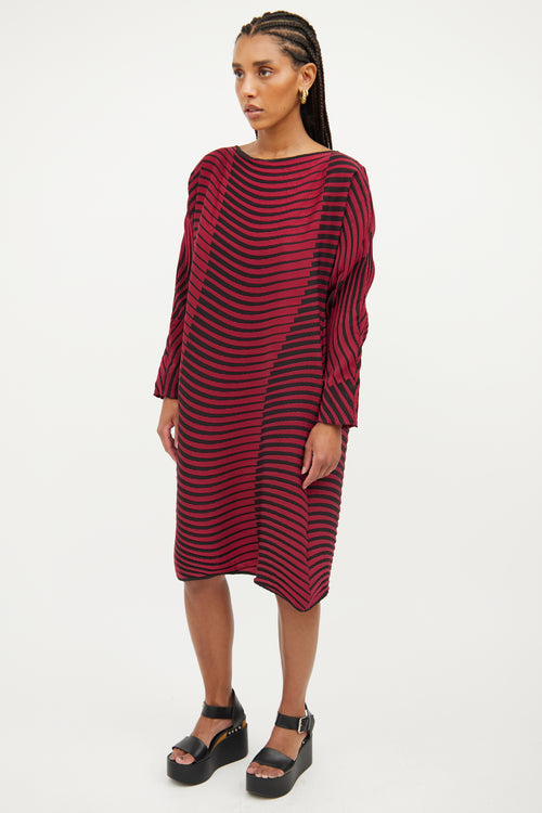 Issey Miyake Red 
Black Wave Pleated  Dress