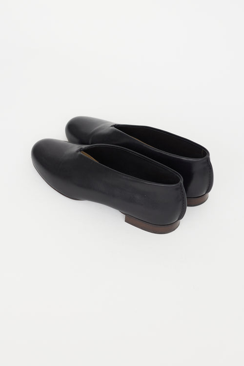 Lemaire Black Leather V-Cut Flat