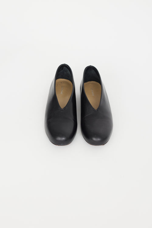 Lemaire Black Leather V-Cut Flat