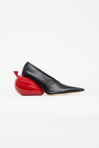 Loewe Fall 2022 Black 
Red Balloon Heel