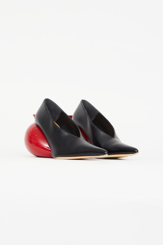 Loewe Fall 2022 Black 
Red Balloon Heel