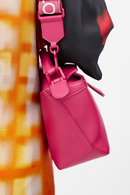 Loewe SS 2023 Fuchsia Small Puzzle Crossbody Bag