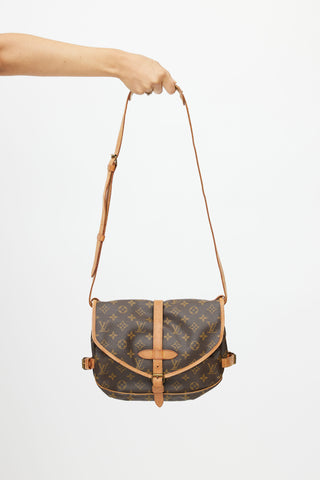 Louis Vuitton 1989 Brown Monogram Saumur 25 Messenger Bag